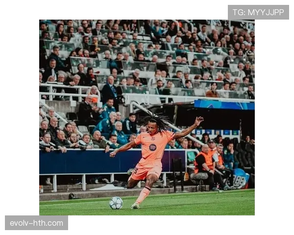 孔德解析足球价值，探讨提升球员表现与团队合作的多维策略