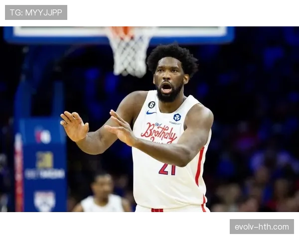 恩比德家的冰箱里塞满蛋白粉，连饮料都按克称着喝