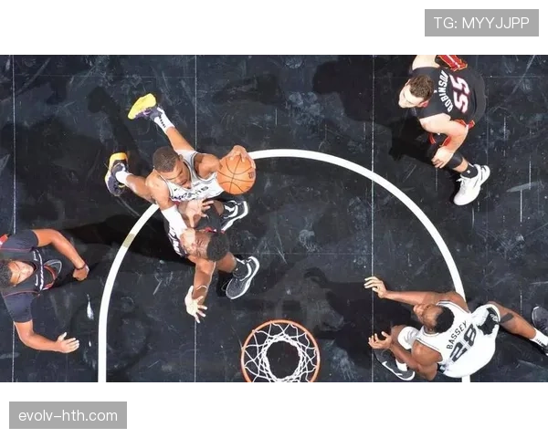 文班亚马挡拆造犯规效率领先同龄内线 拉开季后赛竞逐新高度