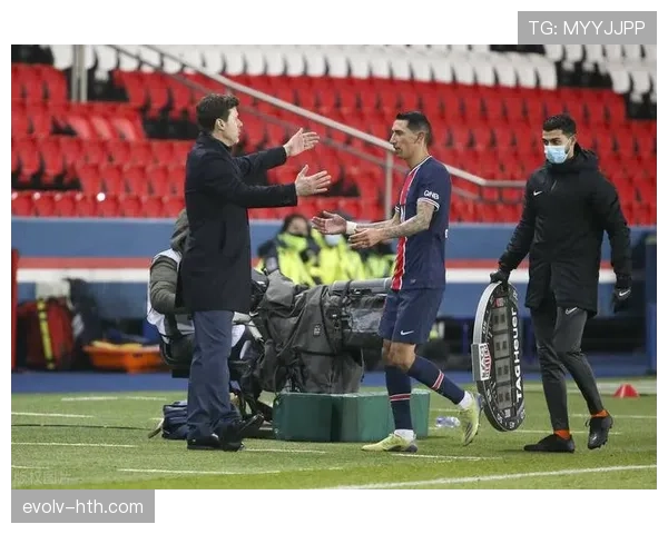 巴黎边路进攻看似犀利，实则缺乏层次，战术单一问题逐步反映